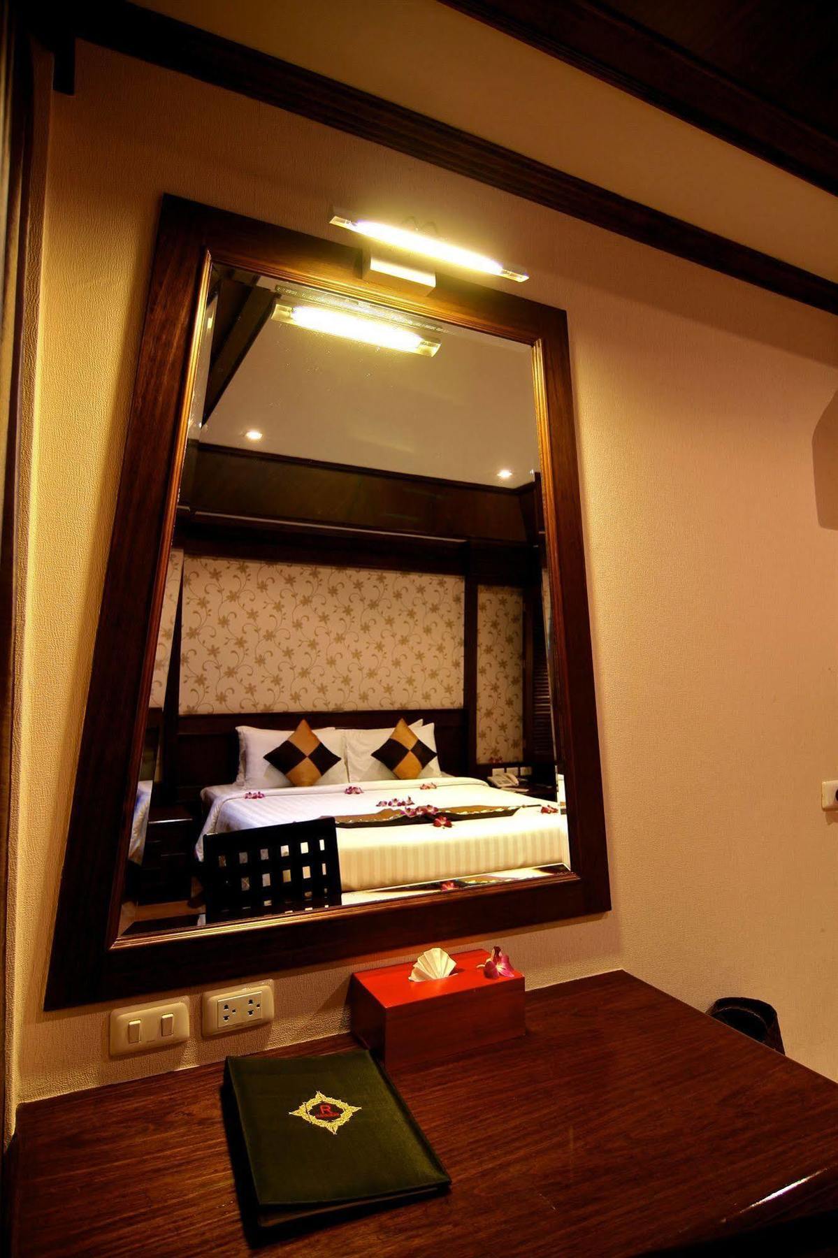 Rayaburi Hotel, Patong מראה חיצוני תמונה